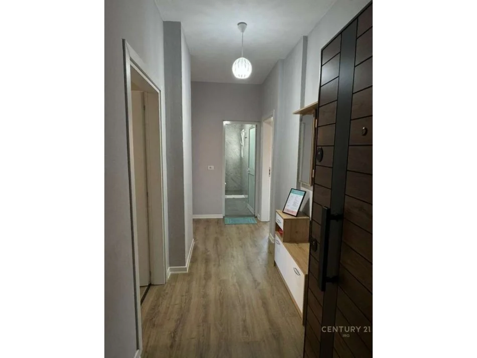 Tirane, jepet me qera apartament 2+1 Kati 2, 94 m² 700 € (Bulevardi i ri)