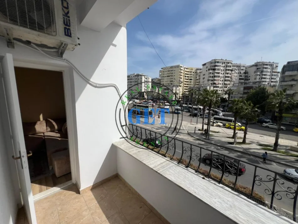 Durres, jepet me qera apartament 2+1 Kati 3, 97 m² 450 € (Stacioni i Trenit)
