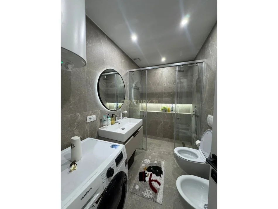 Tirane, shitet apartament 2+1+Ballkon Kati 2, 91 m² 155.000 € (fresk)