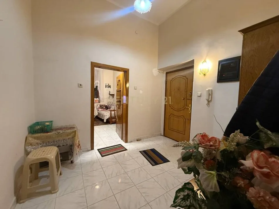 Tirane, jepet me qera apartament 3+1+Aneks Kati 4, 95 m² (Shallvare)