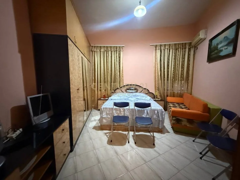 Tirane, jepet me qera apartament 3+1+Aneks Kati 4, 95 m² (Shallvare)