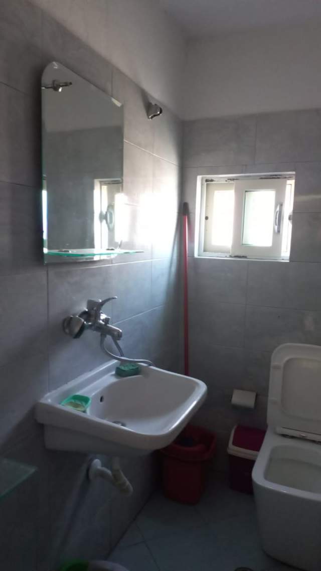Tirane, jepet me qera apartament 1+1+BLK Kati 2, 60 m² 32.000 Leke (Fakulteti i mejksis)