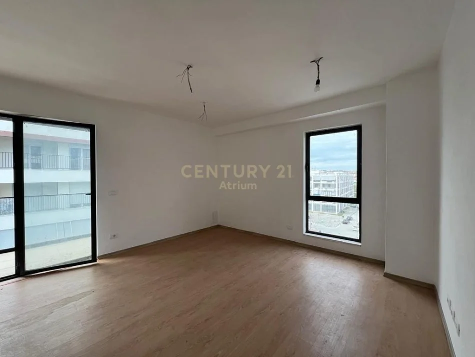 Tirane, shes apartament 2+1+Ballkon Kati 5, 113 m² 140.000 € (5 Maji)