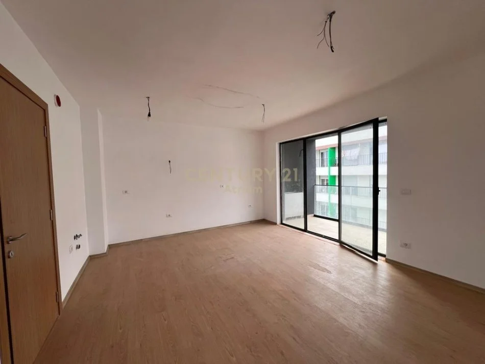 Tirane, shes apartament 2+1+Ballkon Kati 5, 113 m² 140.000 € (5 Maji)