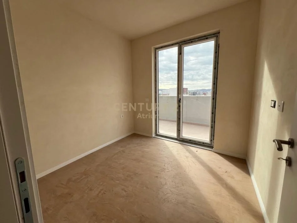 Tirane, shitet apartament Kati 8, 147 m² 150.000 € 