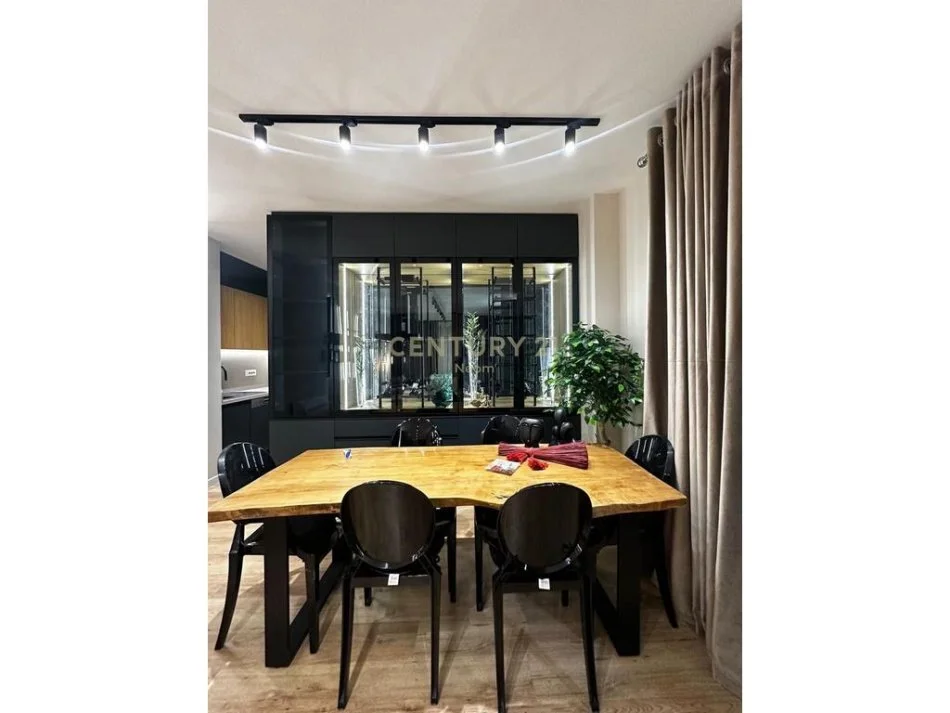 Tirane, jepet me qera apartament 2+1+Aneks+Ballkon Kati 1, 110 m² 1.100 € (Neom126244)