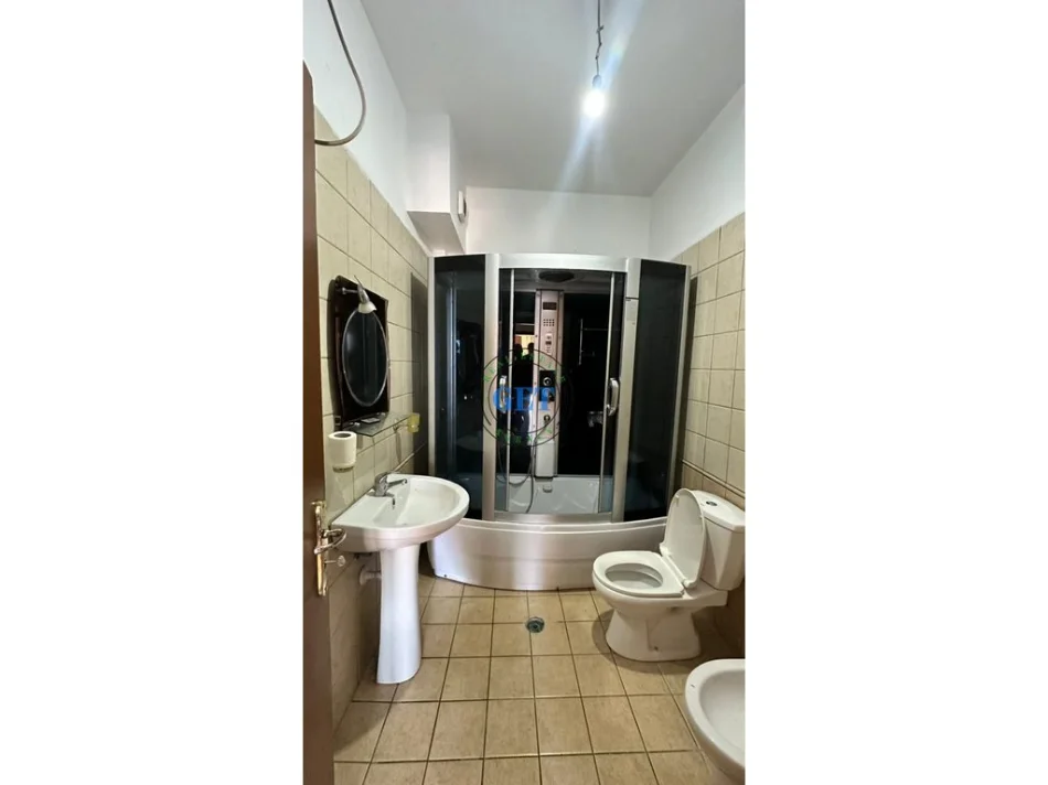 Durres, jepet me qera apartament 2+1 , 90 m² 400 € (Plazh Iliria)