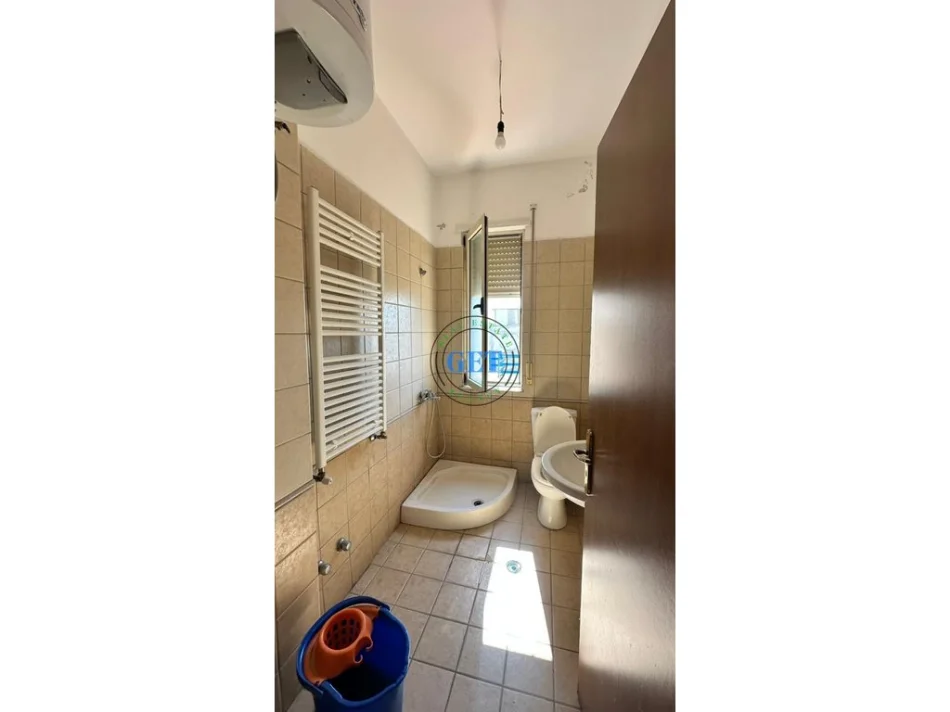 Durres, jepet me qera apartament 2+1 , 90 m² 400 € (Plazh Iliria)