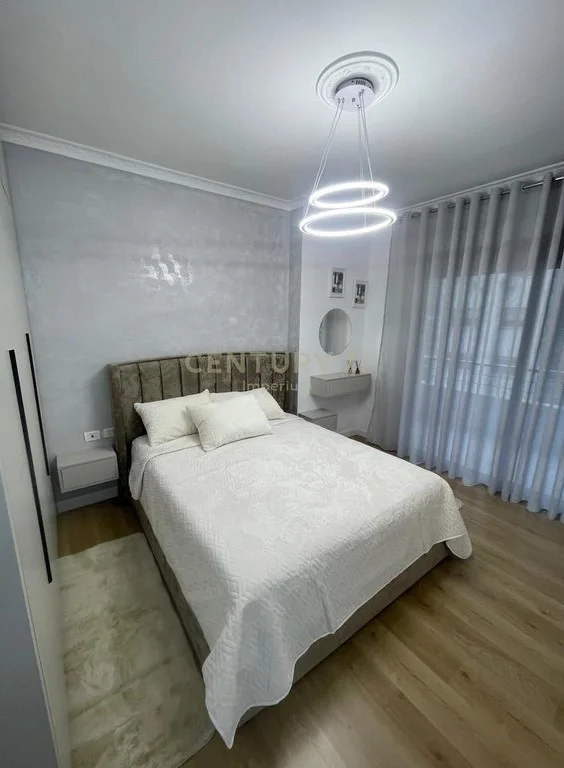 Tirane, shitet apartament 2+1+Aneks+Ballkon , 101 m² 173.000 € 