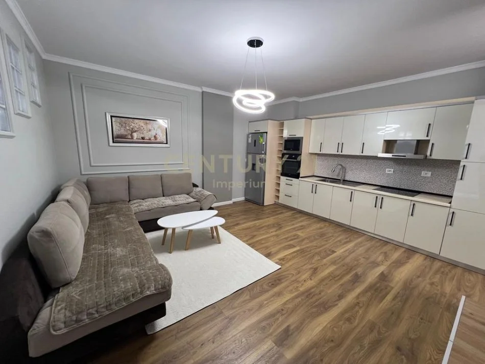 Tirane, shitet apartament 2+1+Ballkon Kati 4, 90 m² 143.000 € (misto mane)