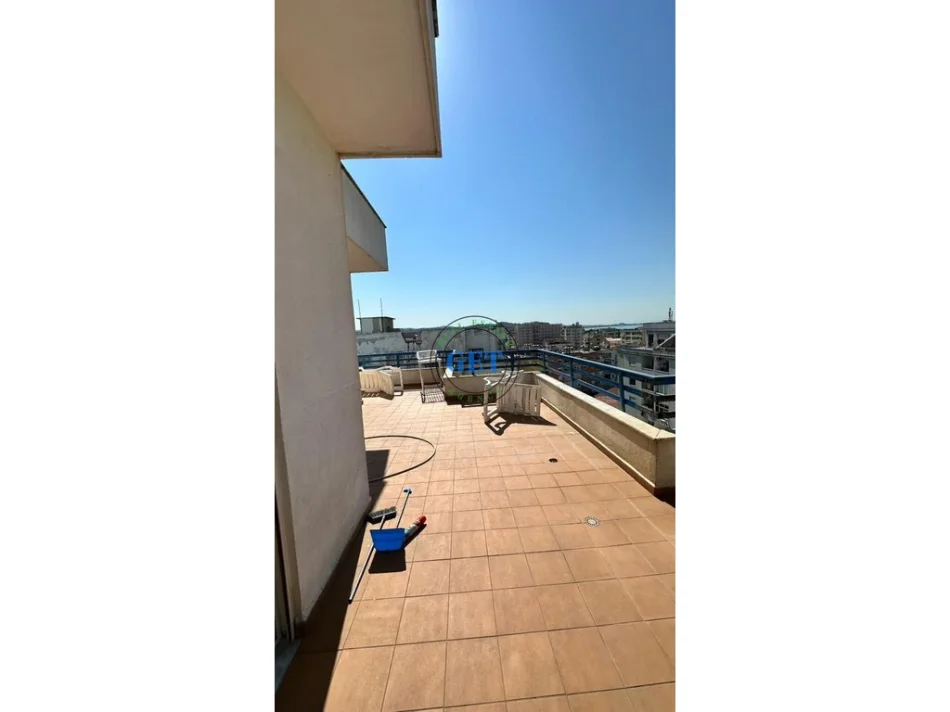 Durres, jepet me qera apartament 2+1 , 90 m² 400 € (Plazh Iliria)