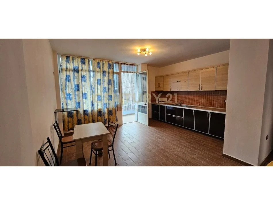 Durres, shitet apartament 1+1 Kati 1, 60 m² 60.000 € (në zonën e Golemit)