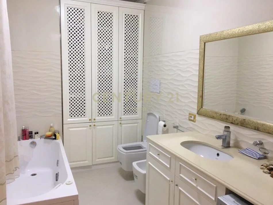 Tirane, shitet apartament 2+1+Aneks+Ballkon Kati 4, 125 m² 400.000 € (Neom126430)