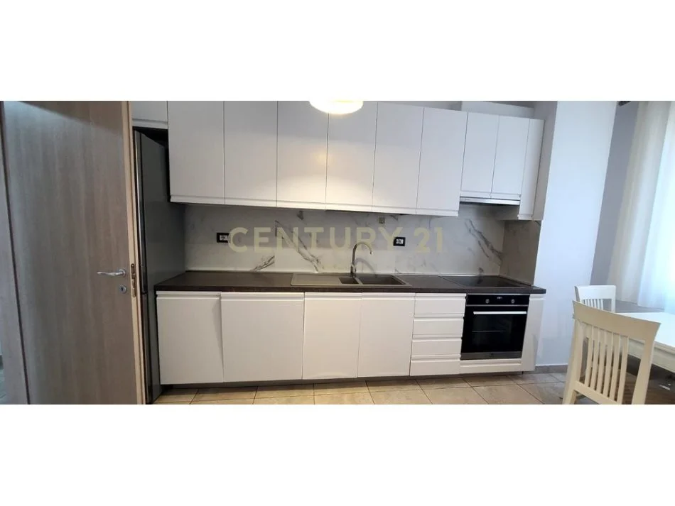 Tirane, jepet me qera apartament 1+1+Aneks+Ballkon Kati 4, 66 m² 700 € (Neom126444)