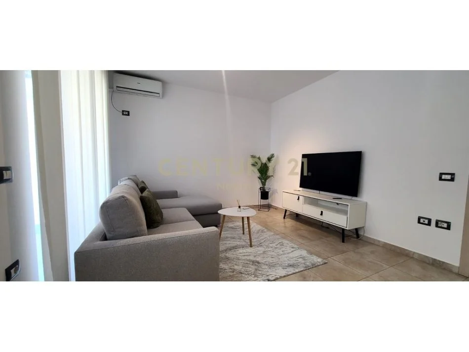 Tirane, jepet me qera apartament 1+1+Aneks+Ballkon Kati 4, 66 m² 700 € (Neom126444)