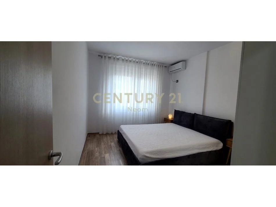 Tirane, jepet me qera apartament 1+1+Aneks+Ballkon Kati 4, 66 m² 700 € (Neom126444)