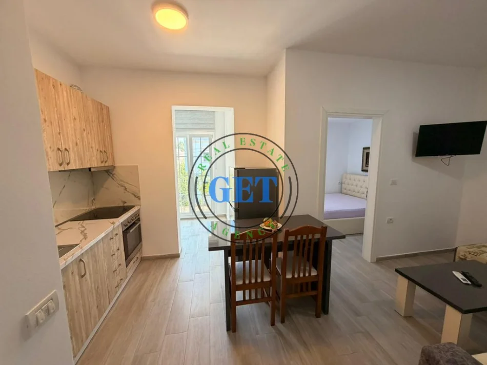 Durres, jepet me qera apartament 1+1 Kati 2, 65 m² 300 € (Ish Kënet)