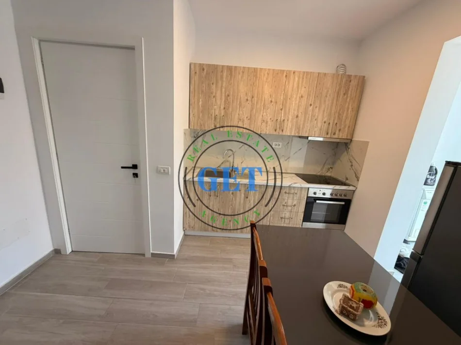 Durres, jepet me qera shtepi 1+1 Kati 2, 65 m² 300 € (Ish Kënet)