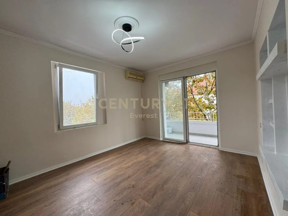 Tirane, shitet apartament 2+1+Ballkon Kati 4, 70 m² 155.000 € (Harry Fultz)