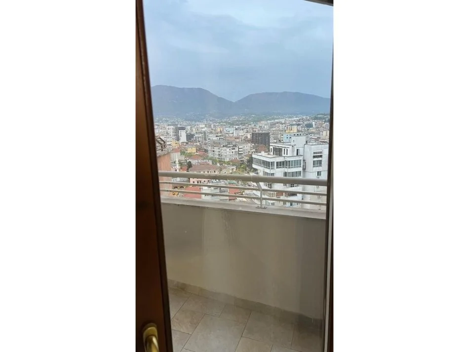 Tirane, jepet me qera apartament 1+1+Aneks+Ballkon Kati 15, 60 m² 600 € (Neom126502)