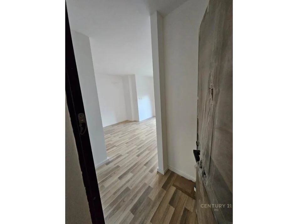 Tirane, shitet apartament 1+1 Kati 1, 44 m² 95.000 € (Ali Demi)