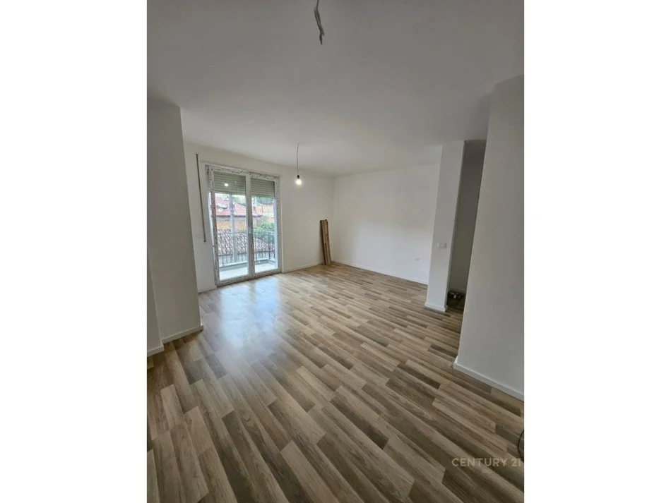 Tirane, shitet apartament 1+1 Kati 1, 44 m² 95.000 € (Ali Demi)