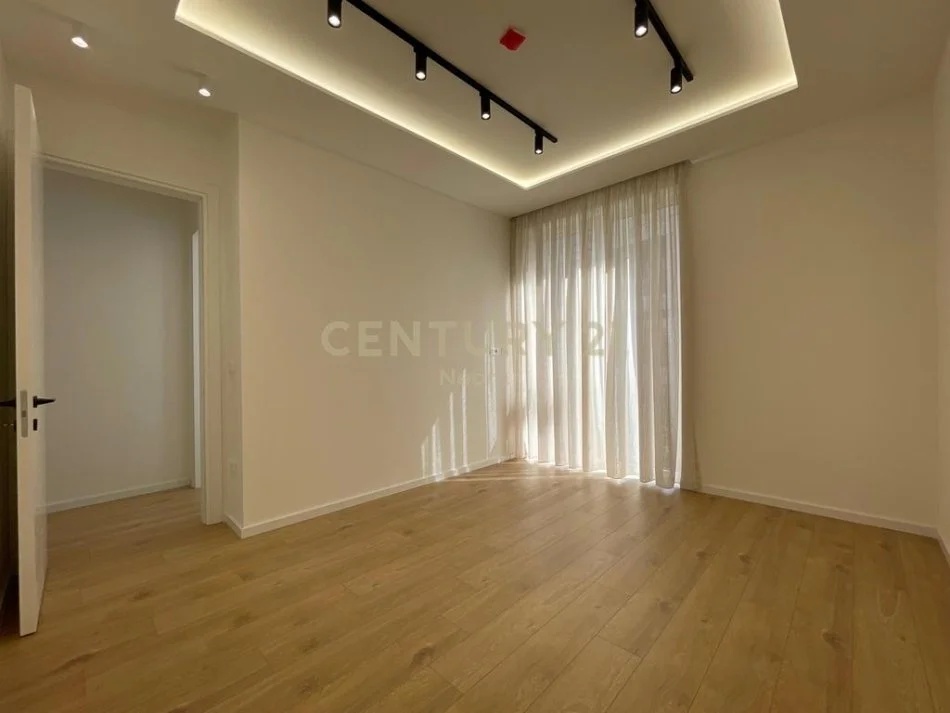 Tirane, jepet me qera apartament Dublex Kati 0, 193 m² 2.300 € (Neom126563)