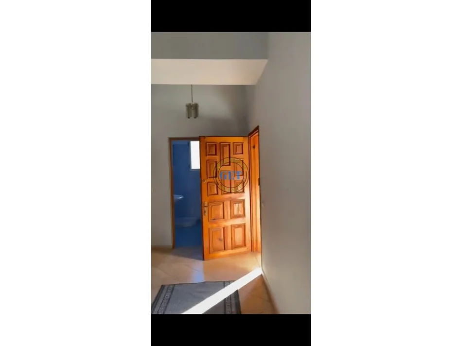 Durres, jepet me qera Vile 3+1 Kati 2, 100 m² 500 € (pranë Markatës)