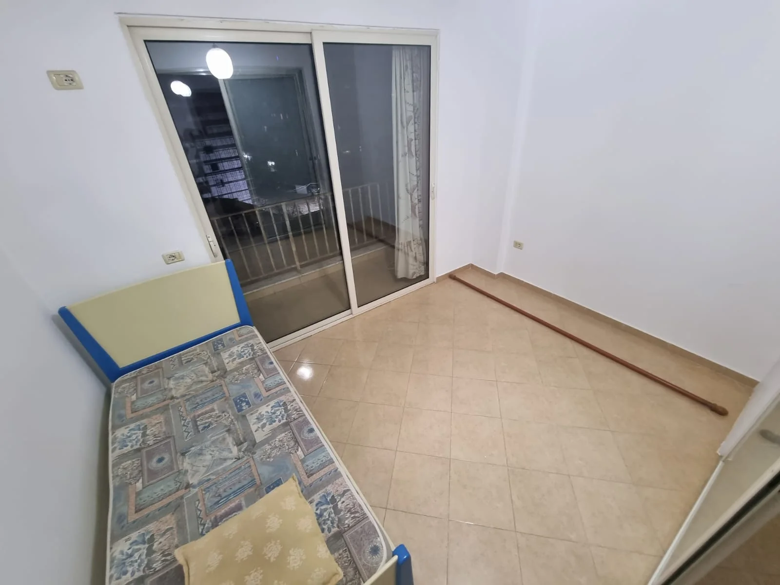 Jepet me Qera 2+1 Yzberisht Pallat me Ashensor Mobiluar