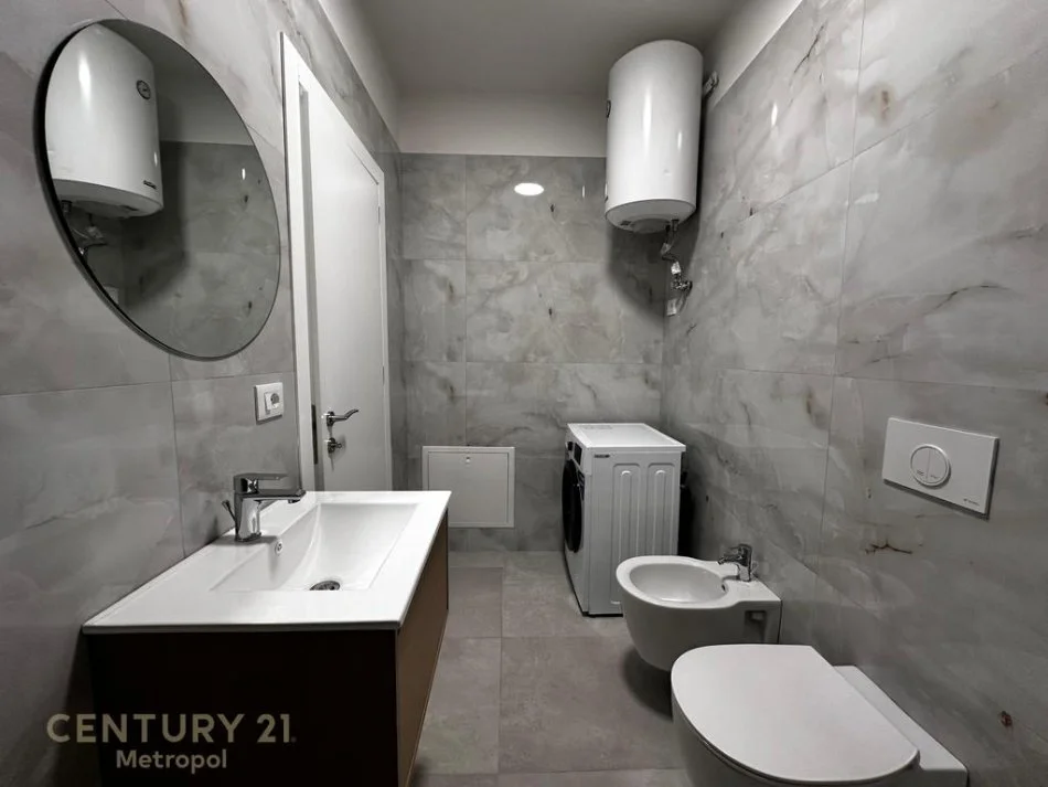 Tirane, shes apartament 1+1 Kati 7, 72 m² 130.500 € (Golden Park)