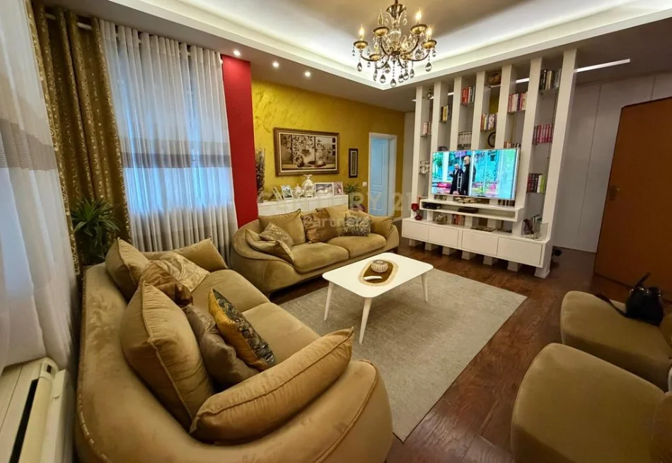 Tirane, shitet apartament 1+1 Kati 6, 180 m² 155.000 € 