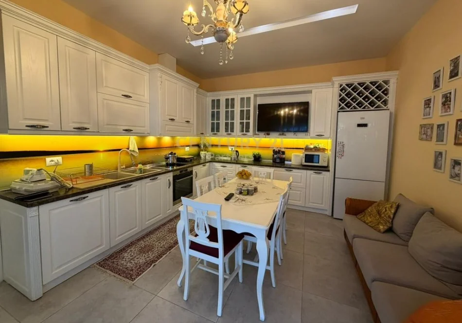 Tirane, shitet apartament 1+1 Kati 6, 180 m² 155.000 € 