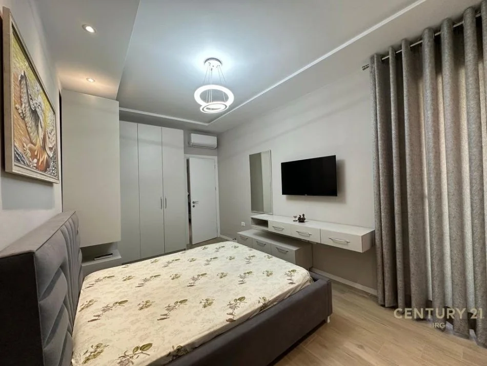 Tirane, jepet me qera apartament 1+1 Kati 3, 70 m² 850 € (Olimpikut, Komuna e Parisit)