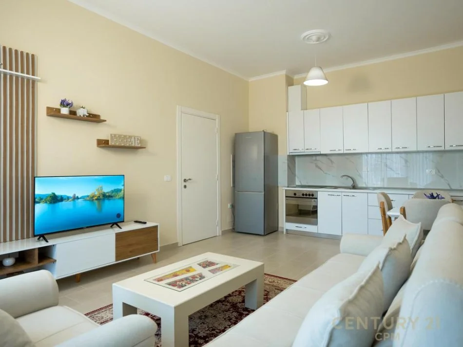 Tirane, jepet me qera apartament 1+1+Ballkon Kati 4, 70 m² 800 € (quare 21)