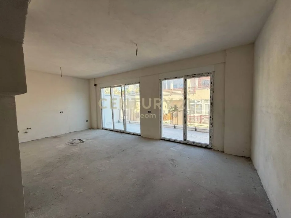 Tirane, shitet apartament duplex Dublex Kati 4, 140 m² 390.000 € (Neom126602)