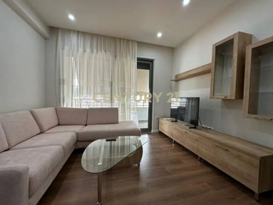 Tirane, jepet me qera apartament 1+1+Ballkon Kati 8, 75 m² 650 € (Neom126772)