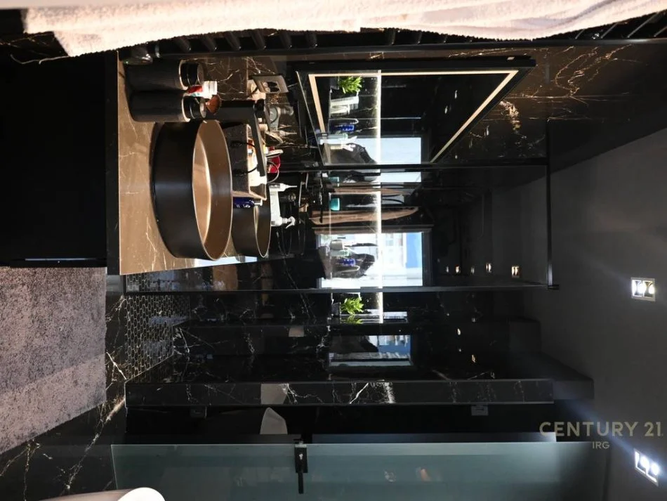 Tirane, shitet apartament 2+1+Ballkon Kati 3, 157 m² 450.000 € 