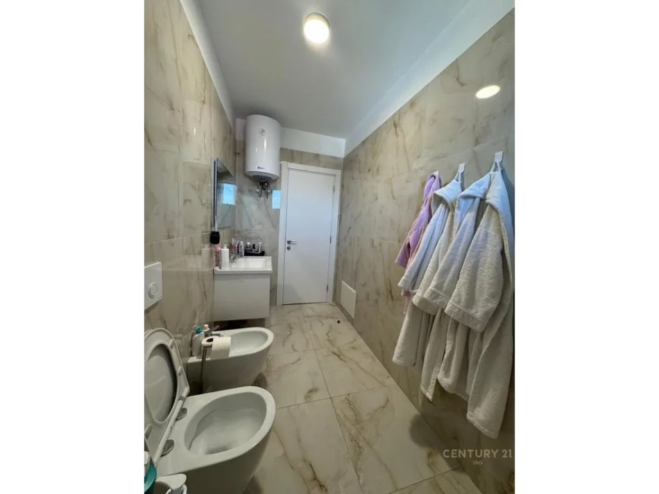 Tirane, shitet apartament 2+1 Kati 6, 114 m² 250.000 € (Unaza e Re)