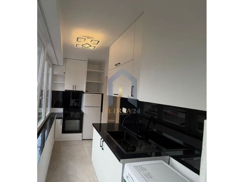 Tirane, shes garsonier 1+1 Kati 3, 30 m² 88.000 € (Garzoniere per shitje, Unaza e Vogel, Rruga Ferit Xhajko)