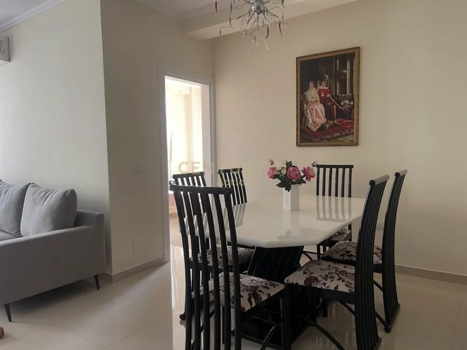 Tirane, jepet me qera apartament 1+1 Kati 4, 70 m² 750 € (Shkolla e Baletit)