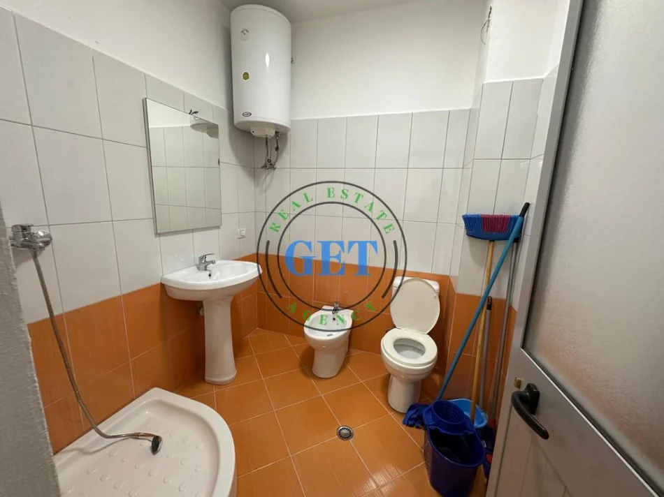 Durres, shitet apartament 1+1 Kati 8, 80 m² 100.000 € (Stacioni i Trenit)