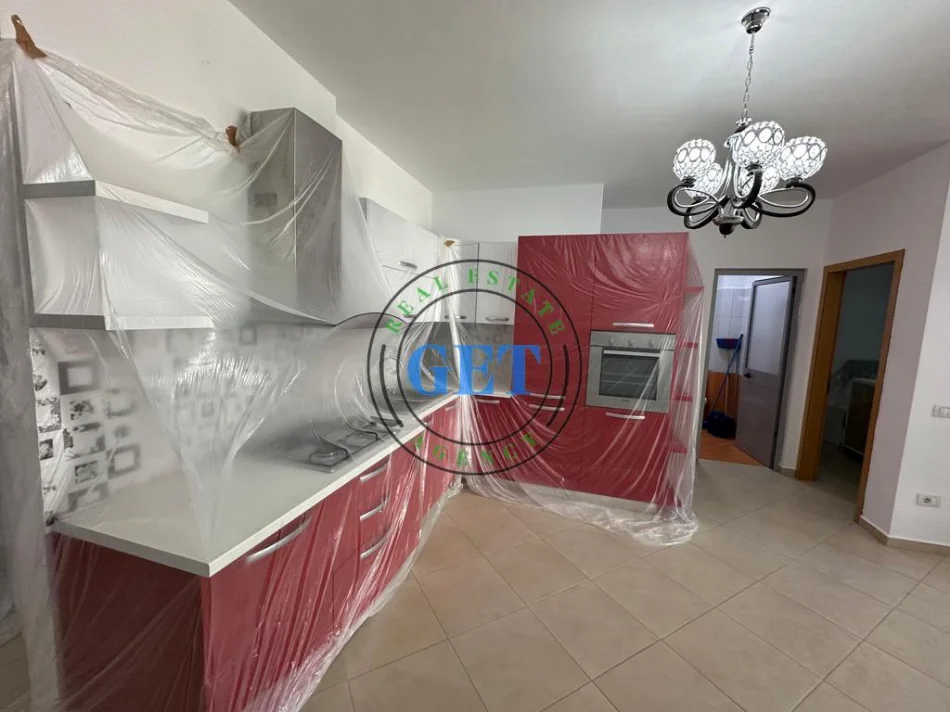 Durres, shitet apartament 1+1 Kati 8, 80 m² 100.000 € (Stacioni i Trenit)