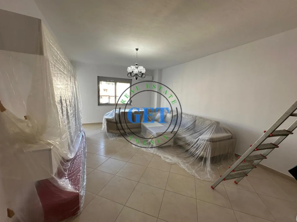 Durres, shitet apartament 1+1 Kati 8, 80 m² 100.000 € (Stacioni i Trenit)