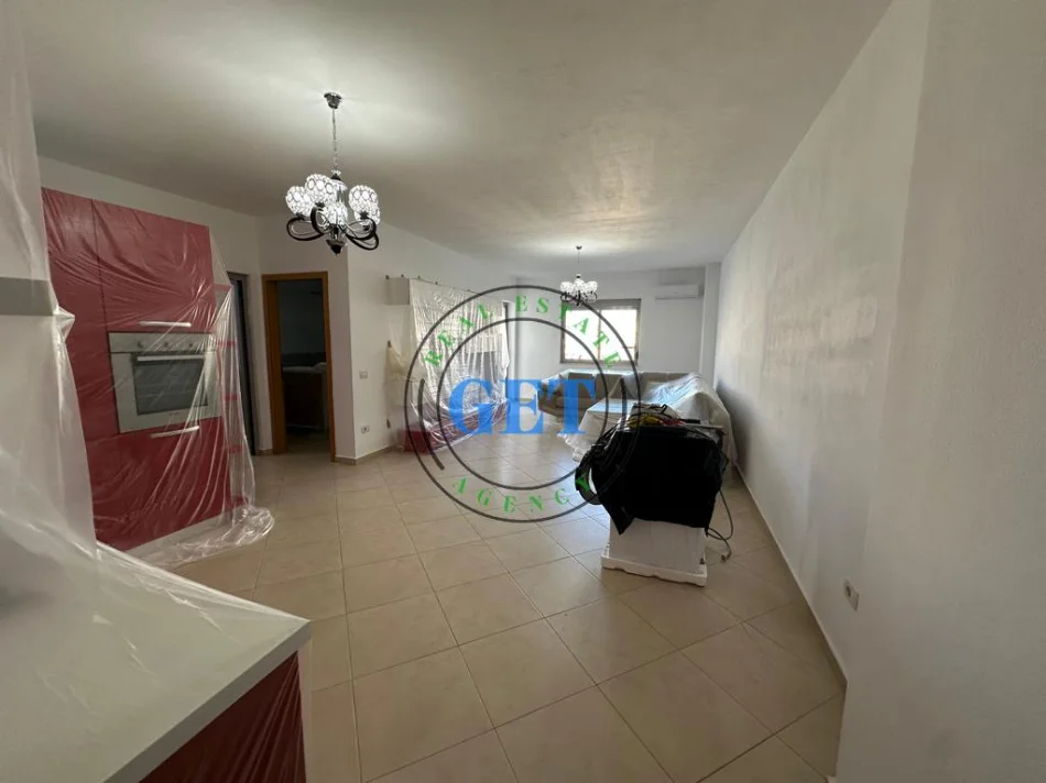 Durres, shitet apartament 1+1 Kati 8, 80 m² 100.000 € (Stacioni i Trenit)