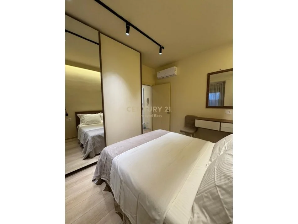 Tirane, jepet me qera apartament 2+1+Ballkon Kati 4, 93 m² 750 € (jordan misja)