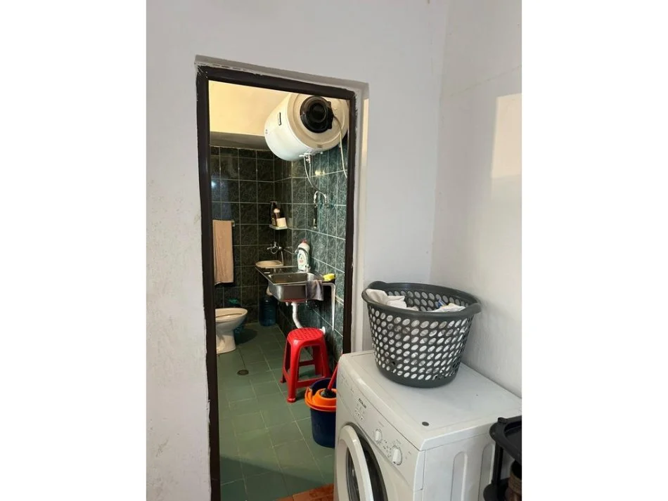 Tirane, shitet garsonier Kati 1, 28 m² 53.000 € (Spitali Nene Tereza)