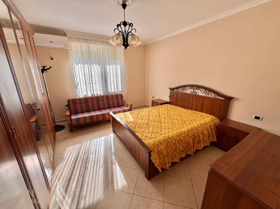Tirane, jepet me qera apartament 2+1 Kati 7, 104 m² 850 € (blloku)