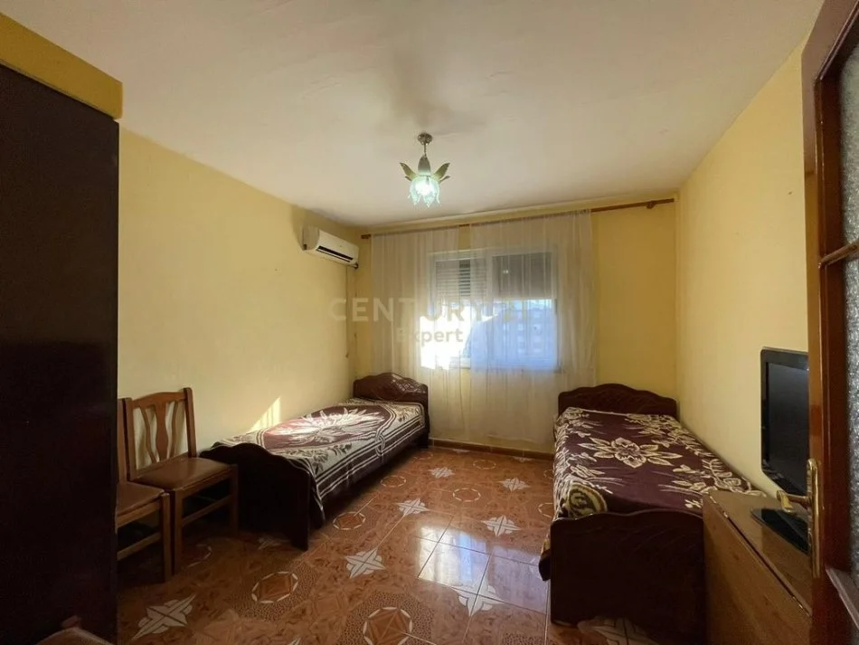 Tirane, shitet apartament 2+1+Ballkon Kati 5, 60 m² 100.000 € (laprake prane kmy)