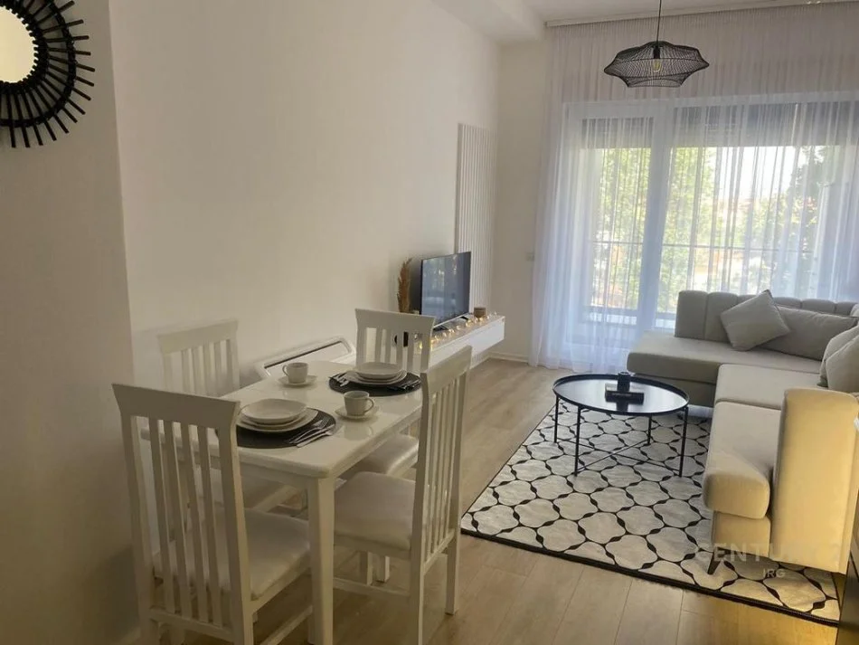 Tirane, jepet me qera apartament 1+1 Kati 6, 66 m² 600 € (21 Dhjetori)