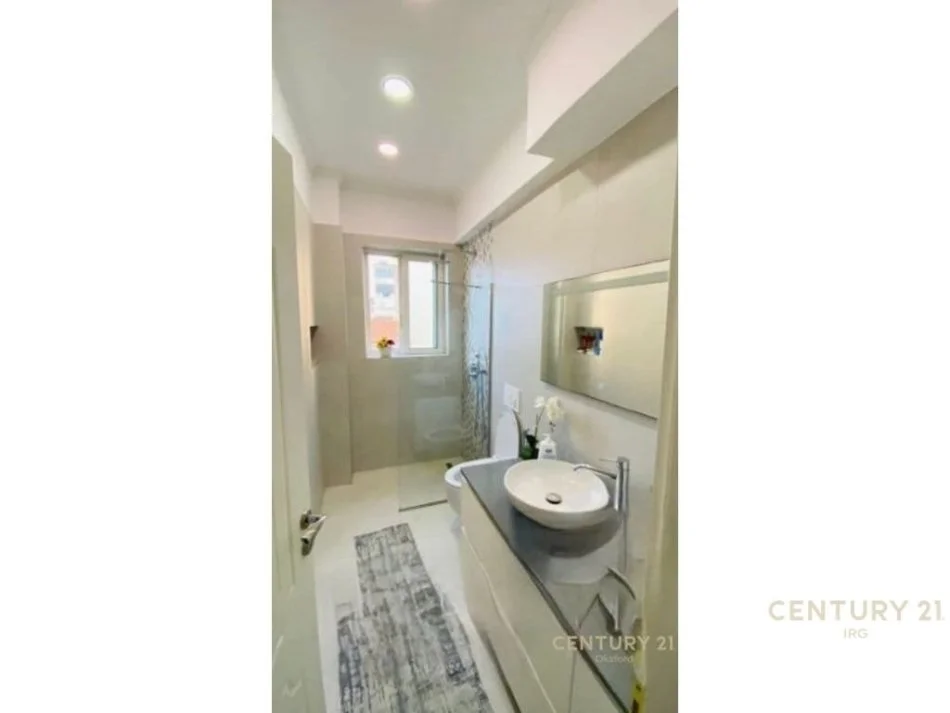 Tirane, jepet me qera apartament 2+1 Kati 3, 58 m² 650 € (rruga e kavajes)